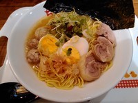 「福幸地鶏のちゅら塩ラーメン」@武蔵家 沖縄本店の写真