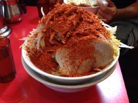 「ラーメン並かためヤサイしょうがカラメ一味唐辛子」@ドン-キタモトの写真
