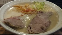 「ラーメン（塩煮豚）：塩煮豚追加」@西中島 光龍益の写真