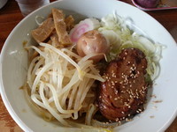 「油そば700円+味玉（クーポン）」@えるびすの写真