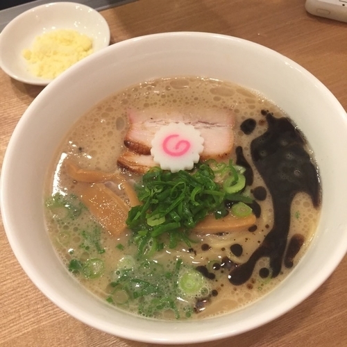 ミラノとんこつラーメン