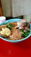 「小豚釜玉麺」@ラーメン 学の写真