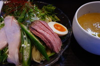 「特製塩冷やしつけめん壱（昼夜１０食限定）＋中盛＋〆ライス」@麺処 夏海の写真