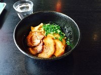 「チャーシュー油そば 880円 ランチ時ごはん小サービス」@油そば TERUの写真