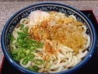 「朝のぶっかけうどん（温大盛）【300円】」@麦の城の写真