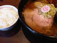 「支那そば(800円)+半ライス(ランチ無料サービス)」@支那そば やぐら亭の写真