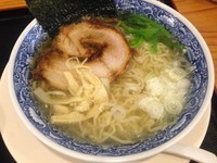 「天然塩ラーメン(並)+まぶし飯：850円」@新宿めんや 風花 本店の写真