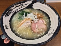 「塩らーめん＋甲斐路軍鶏鶏叉焼（￥750＋￥100）」@らーめん屋 小川の写真