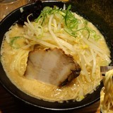 豚骨ラーメン680円大盛100円もやし２倍