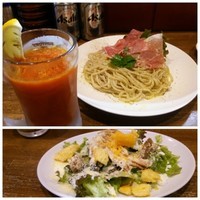 「カシス香るつけ麺　レッドアイ　生ハムを添えて+麦酒＆etc」@ラーメンアキラの写真