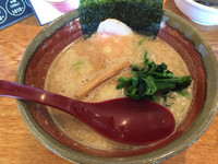 「濃厚豚骨醤油 730円 +炒飯セット 380円」@茨城豚骨 とんこつ家 高菜の写真