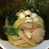 豚骨塩らーめん固め＋ウズラ増し＋海苔増し(780円＋110円＋1