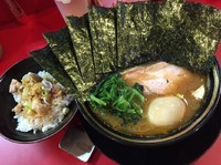 「ラーメン＋海苔＋玉子＋半賄い飯」@家系ラーメン とらきち家の写真