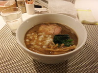 「焦がし煮干らぁめん」@らぁめんや やしげるの写真