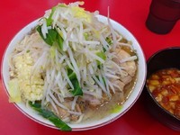 「小（700円）＋タマチ（100円）ヤサイニンニク」@ラーメン二郎 札幌店の写真