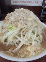 「豚入り小ラーメン　ヤサイダブルニンニクアブラ」@ラーメン二郎 品川店の写真