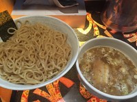 「煮魚出汁つけめん 大盛」@つけめん 美豚 立川店の写真