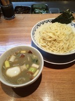 「煮干しつけ蕎麦上 大盛り1100円 潮玉子120円」@つじ田 奥の院の写真