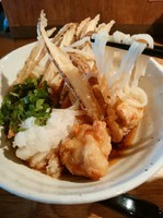 「とりごぼう天ぶっかけ550円」@UDON BUZEN 新橋店の写真