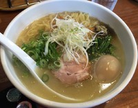 「えび塩らぁめん＋煮たまご（￥710＋￥100）」@麺や 鐙 本店の写真