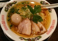 「海老香るカマスそば＋半熟味付け玉子　800＋100円」@立ち呑み居酒屋 金町製麺の写真