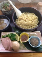 「【限定】冷やし煮干つけそば 濃い目  いわし丼」@中華そば よしかわの写真