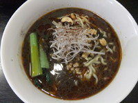 「黒たんたん汁あり（800円）」@あかくろたんたんの写真