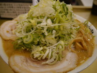 「みそらーめん ごっつ 麺硬め＋ネギ多目＋メンマ多目」@超ごってり麺 ごっつ 秋葉原店の写真