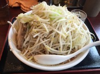 「てっぺんラーメン大盛野菜増し(900円)」@麺屋 甍の写真