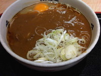 「カレーそば(400円)+生卵(60円)」@名代 箱根そば 狛江店の写真