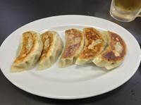 「餃子（単品価格￥302）」@らーめん ラララの写真