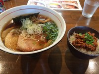 「濃厚魚出汁醤油+大蒜辛肉飯」@喜元門 本店の写真