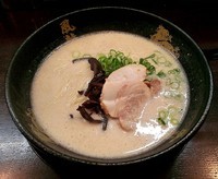 「とんこつラーメン \550」@とんこつラーメン博多風龍 上野店の写真