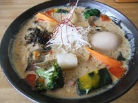 「野菜と有機豆乳の味噌ラーメンほうとう仕立て（1200円）」@湖麺屋 Reel Cafeの写真