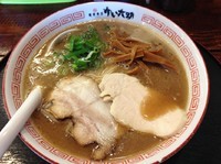 「豚骨ラーメン（カタめ）」@豚骨商店 ゆい六助 上田店の写真