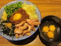 「限定　台湾まぜそば（８００円）＋生卵×３」@ラーメン燈郎の写真