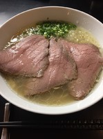 「贅沢焼牛塩らぁ麺」@牛骨らぁ麺 マタドール 本店の写真