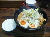 「辛味噌ラーメン（野菜増し、サービスライス、味玉）」@麺処 花田 池袋店の写真