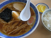 「ラーメン530円(＋ライス100円)」@もりや食堂の写真