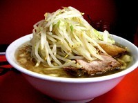 「ラーメン(小ﾆﾝﾆｸﾉﾐﾏｼﾏｼ)700円」@ラーメン二郎 神田神保町店の写真