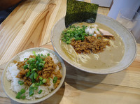 「限定20食 豚骨台湾煮干＋ピリ辛挽肉ご飯(￥800＋180)」@DAIKUMAの写真