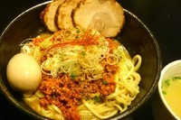 「坦々まぜそば 650円＋肉増し（3枚）200円、味玉」@まぜそば 一心不乱の写真