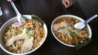 「にぼしDX（７００円）大盛り（１５０円）」@麺屋○文の写真