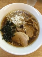 「醤油ラーメン650円（麺少なめ）」@麺処 あずきの写真