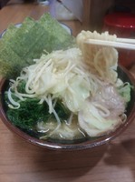 「醤油ラーメン680円+もやキャベ100円+ほうれん草0円」@横濱家系ラーメン 馬場壱家 風の陣の写真