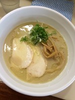 「鶏白湯らーめん680円」@らーめん れんげの写真