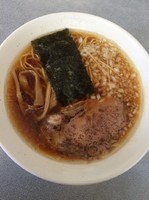 「ラーメン550円（麺少なめ）」@でんでんの写真