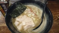 「極濃豚骨（少しだけ魚）らーめん　700円」@極濃豚骨 らーめん小僧の写真