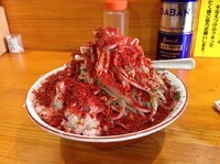 「ラーメン少なめカタメやさいカラメたまねぎ一味唐辛子800円」@ラーメン角次の写真