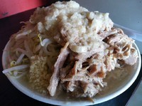 「ラーメン　肉増し  ※野菜：大、ニンニク：普通、脂：大」@麺とび六方の写真